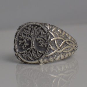 Explore our Tree of Life Ring, crafted from Sterling Silver 925. This elegant, handcrafted ring features a symbolic design representing growth and strength, perfect for any occasion.